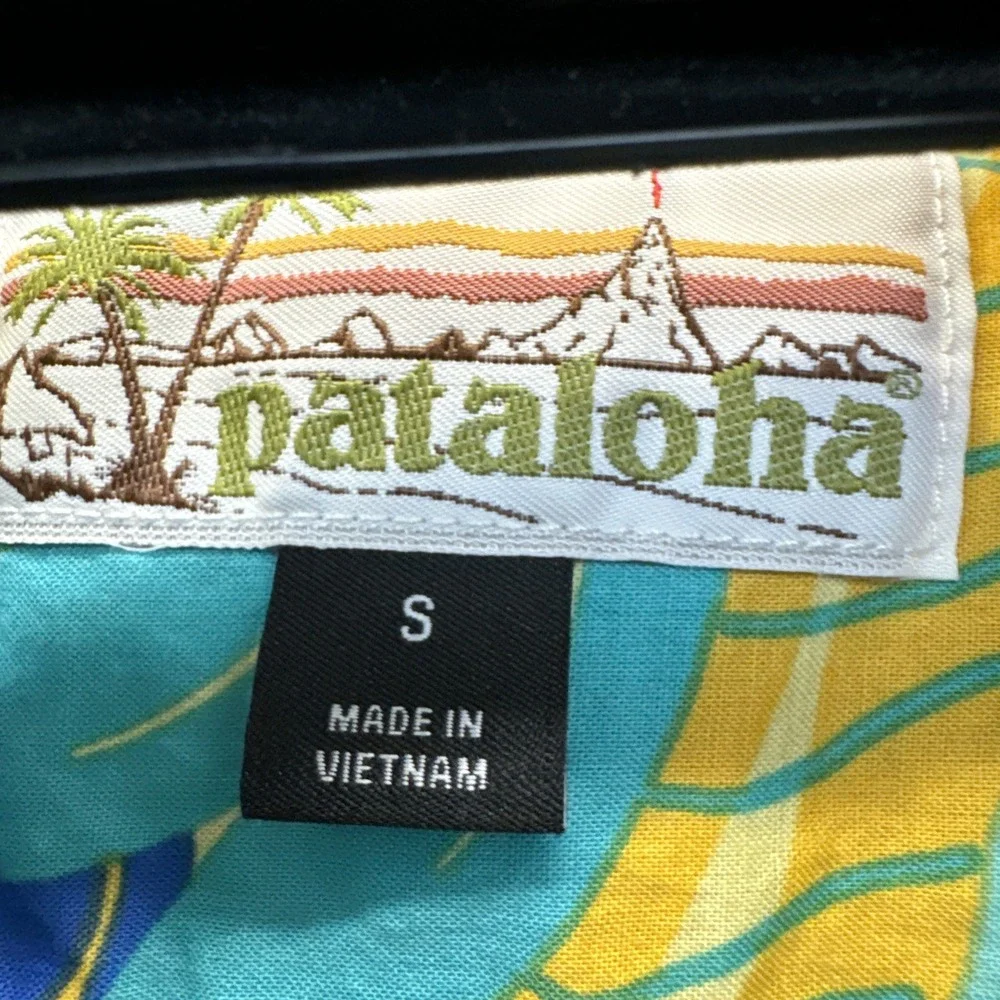 Pataloha Hawaiian Shirt Small Mens Floral Short Sleeve Button Up Patagonia Green
